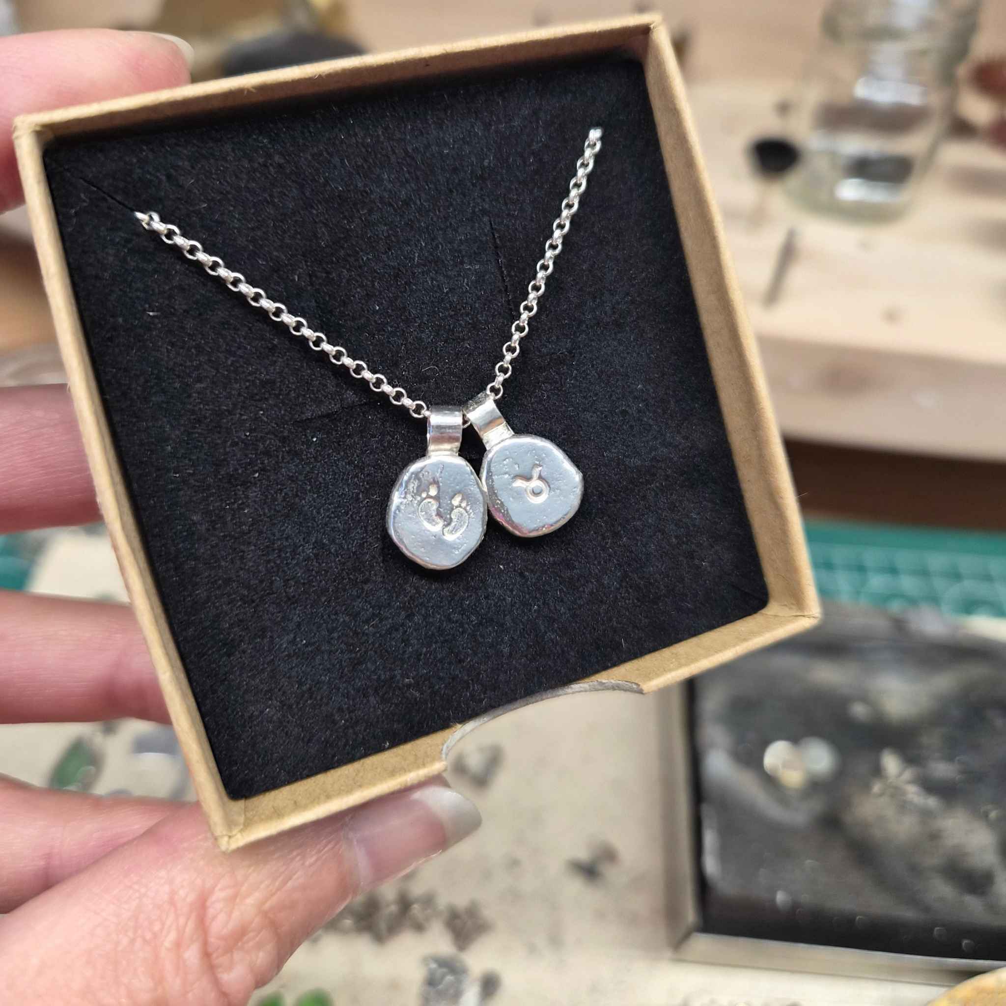 Sternzeichenkette: Bedeutung, alle 12 Zeichen und warum sie das perfekte Geschenk zur Geburt ist - andressa schmuck ruegen