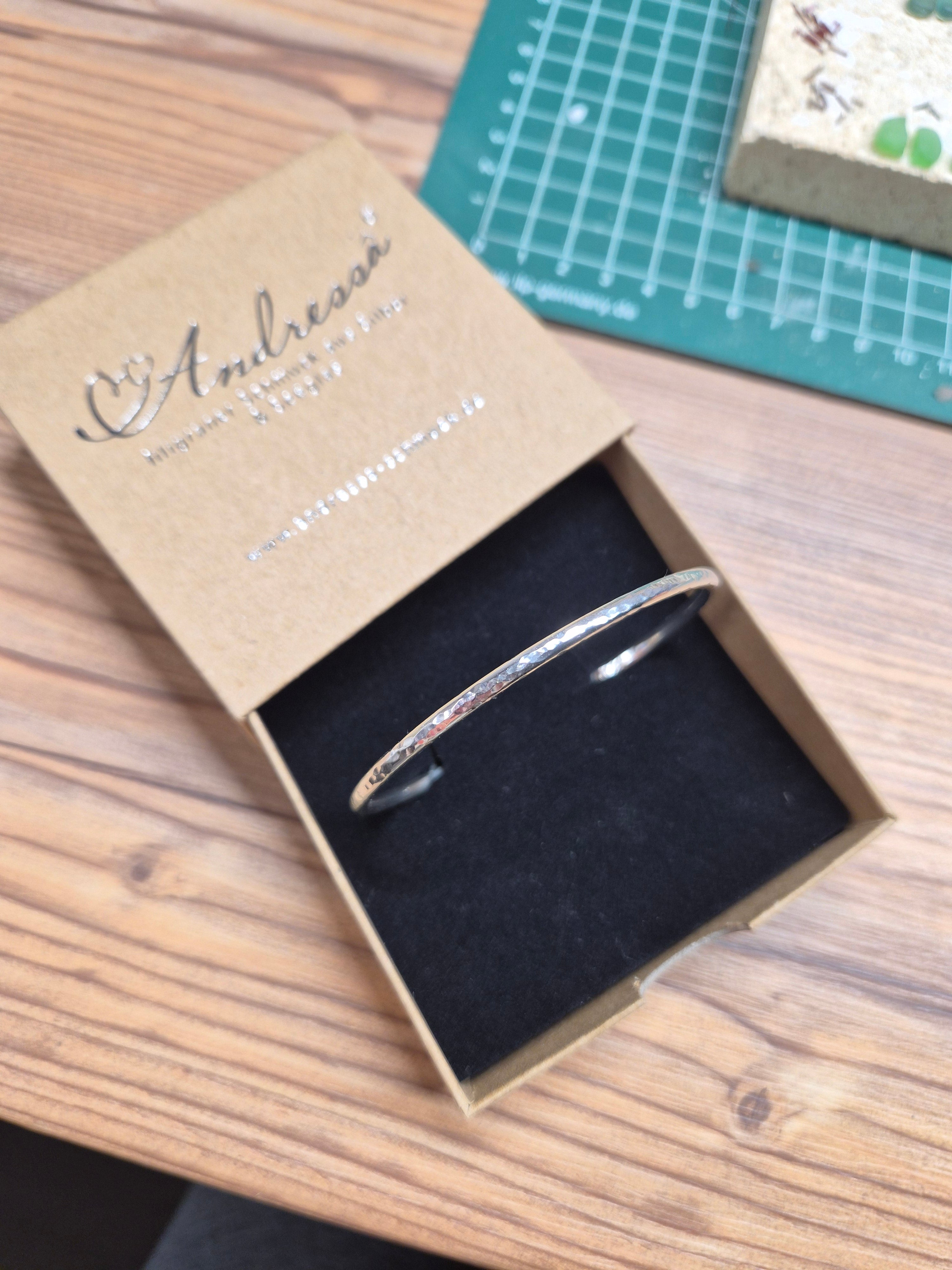 Limitierter Armreif aus recyceltem Silber - Sichere dir jetzt einen der ersten 4 Stück! ✨