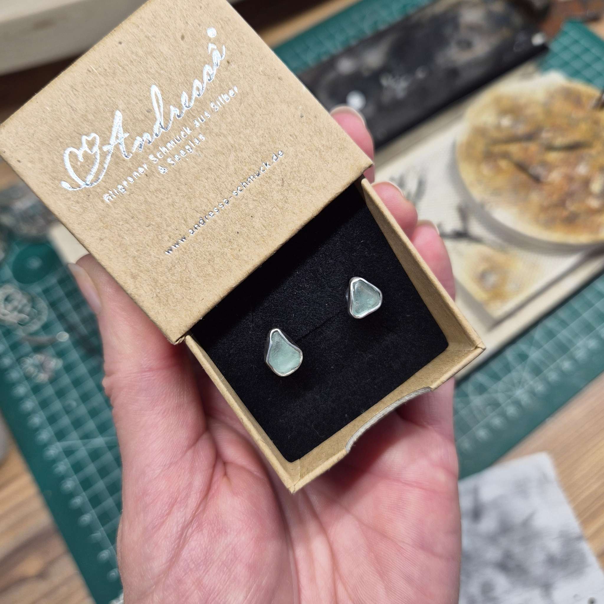 Ostseeträume - Handgefertigte Silberohrringe mit echtem Seeglas von Rügen