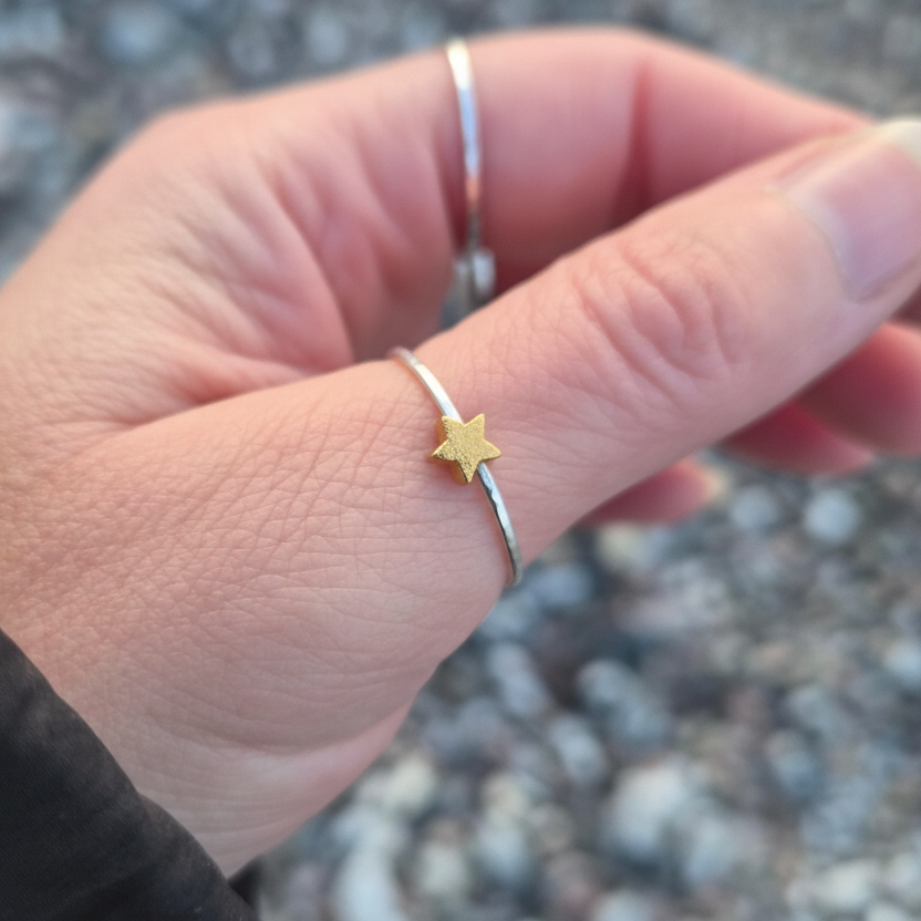 Neues Design! Schmuck für Sternenkinder : Handgefertigter Sternenring als einfühlsames Geschenk.