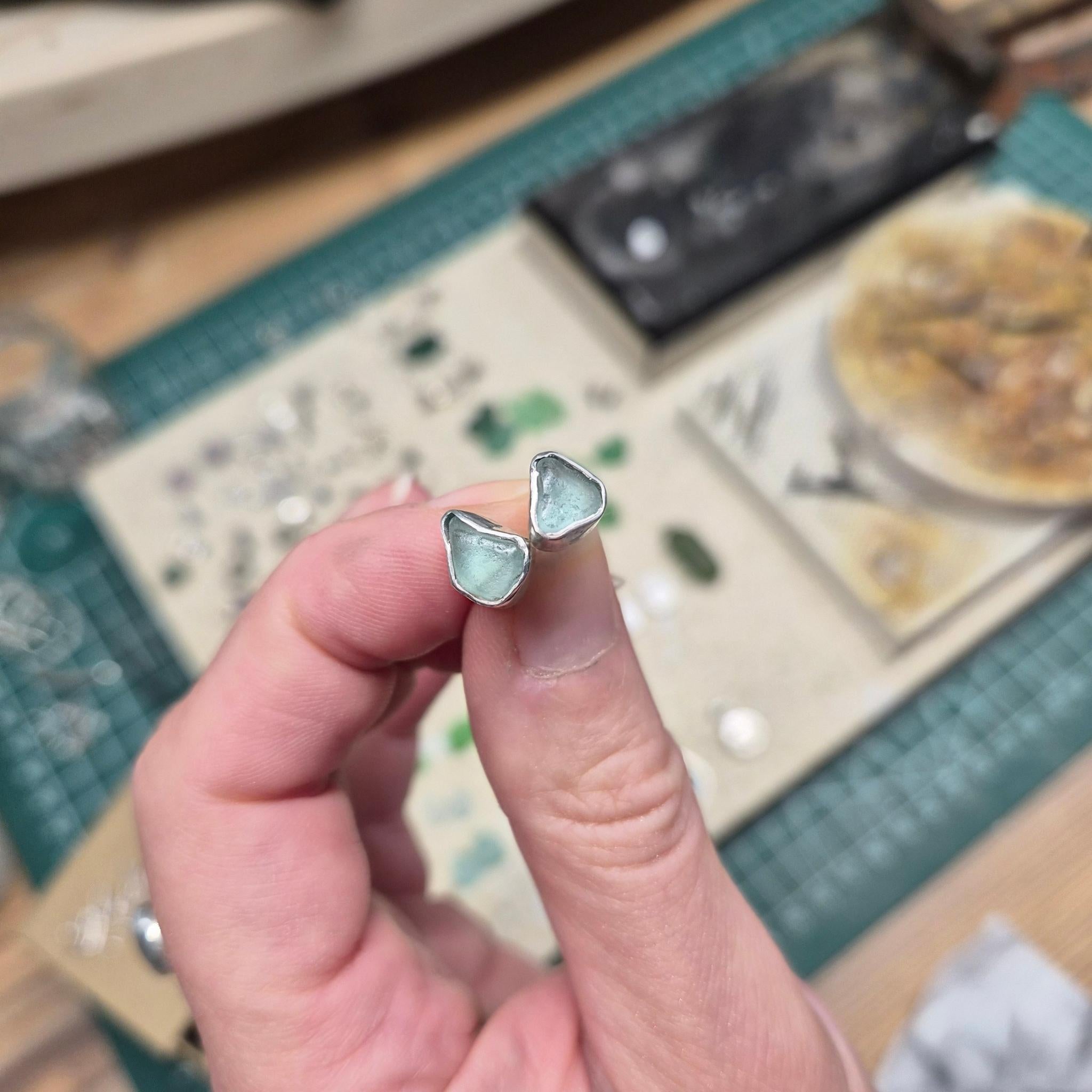 Ostseeträume - Handgefertigte Silberohrringe mit echtem Seeglas von Rügen