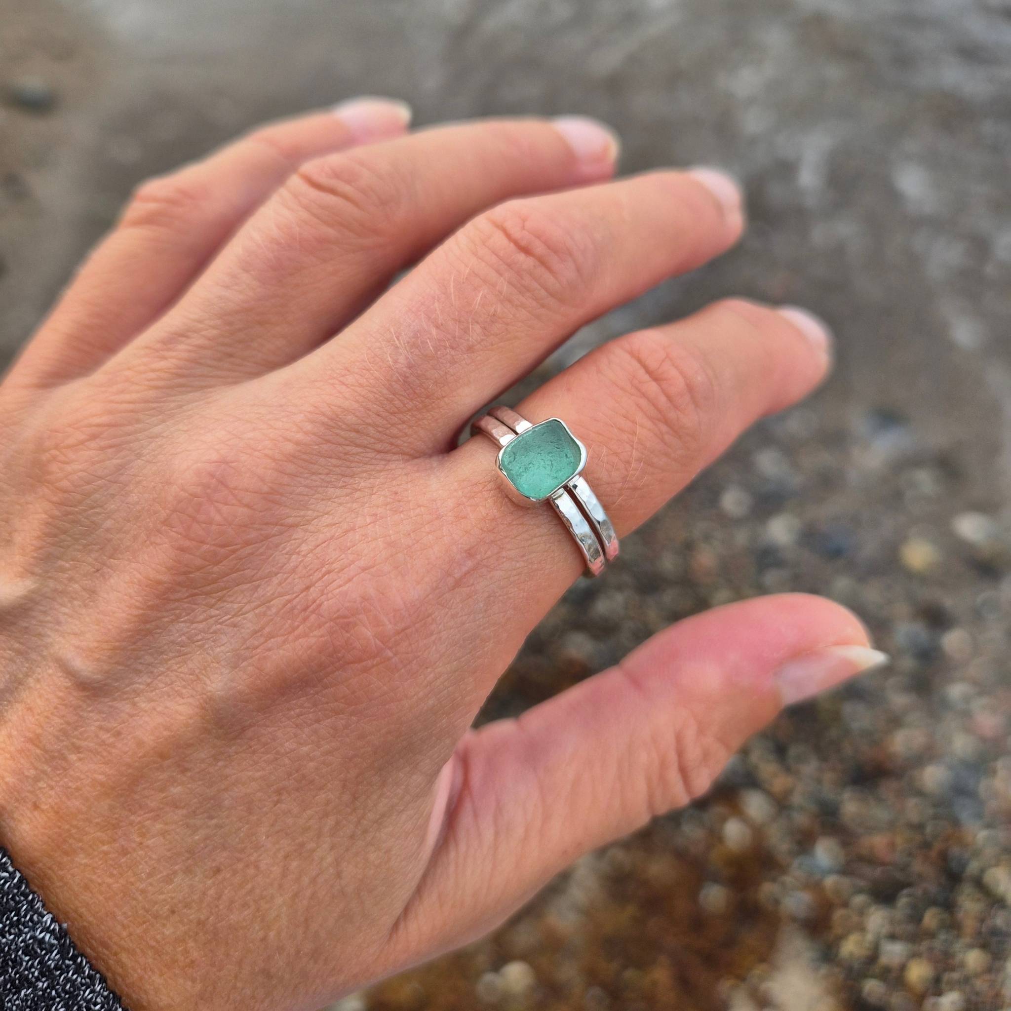 Verlobungsring Seeglas Aquamarin zart Hammerschlag | Rügen massiv Silber