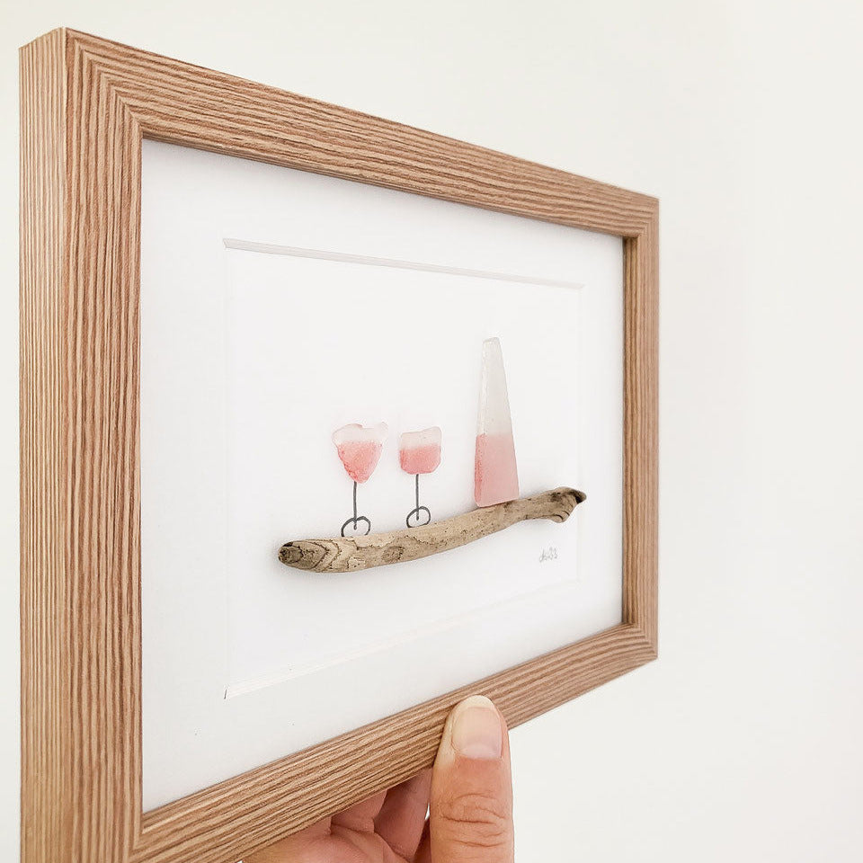 Seeglasbild Wein „Wine O’Clock“ - Geschenk für Weinliebhaber aus Seeglas