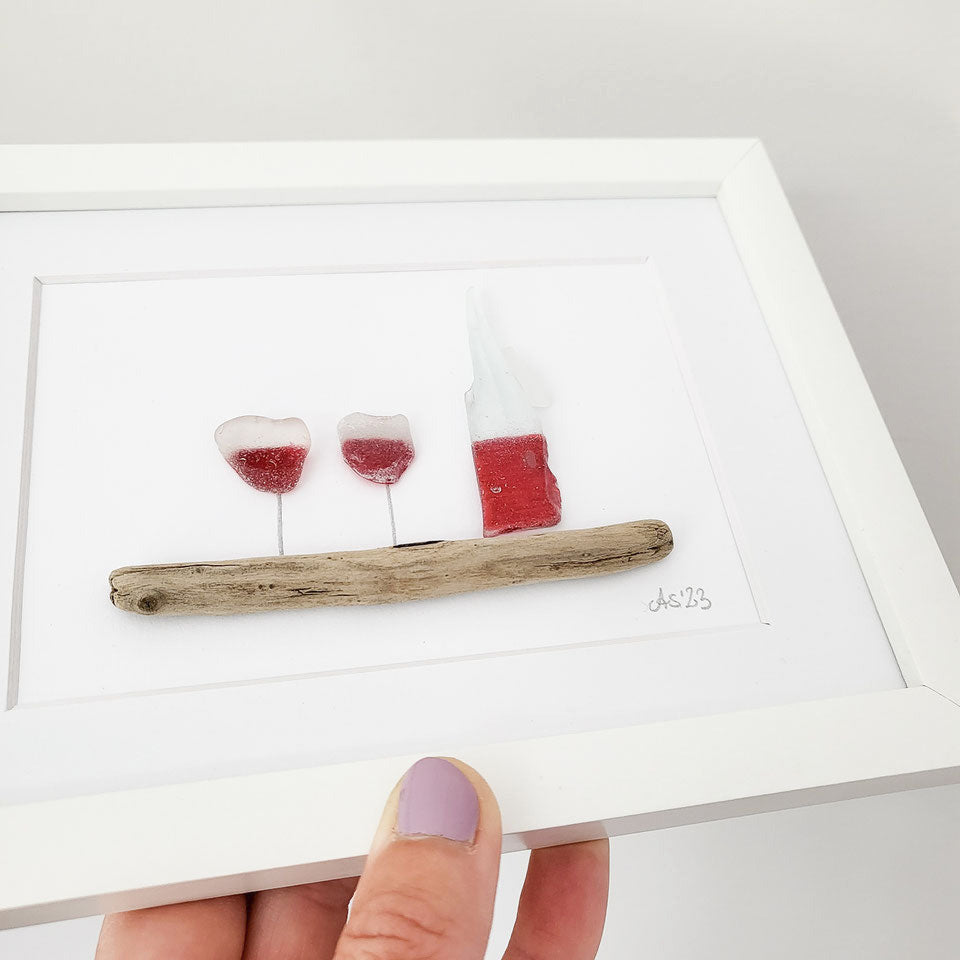 Seeglasbild Wein „Wine O’Clock“ - Geschenk für Weinliebhaber aus Seeglas