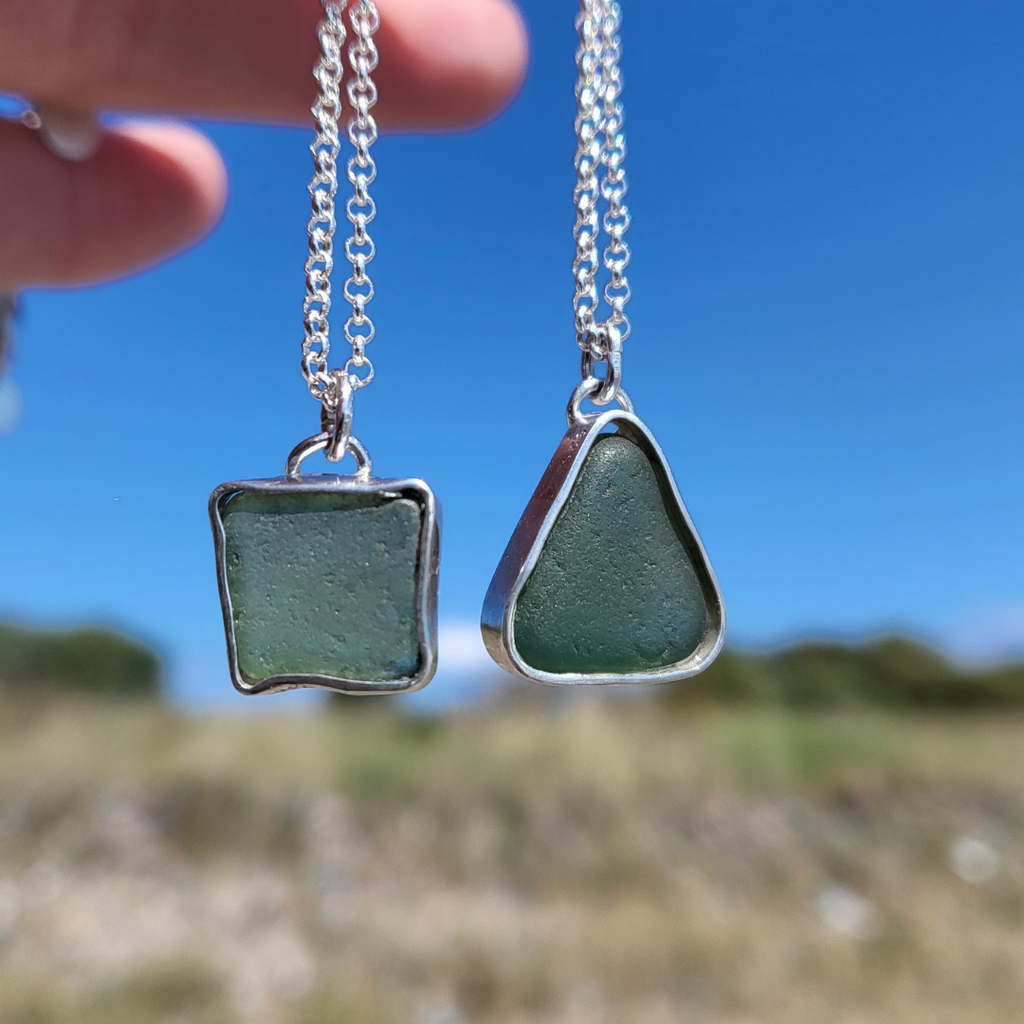 Birne, dreieckige und viereckige grüne Seeglas Silberketten mit echtem Seeglas von Rügen