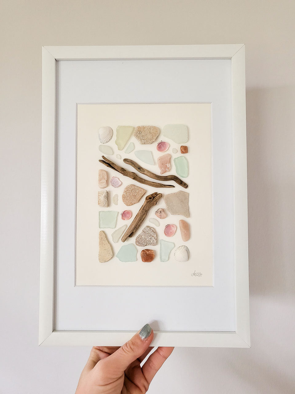 Handgefertigte Meerglas Collage in Big - mit echtem Seeglas und Fossilien aus der Ostsee