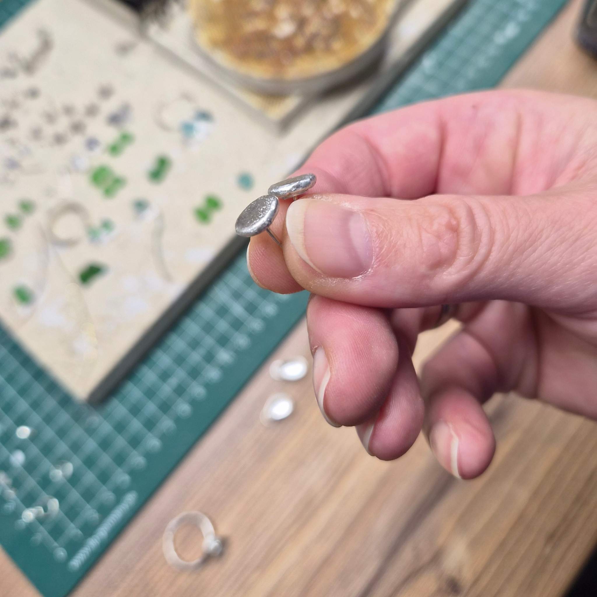 Silberne Ohrringe Stecker rund | Handgeschmiedet 925 Silber | pur oder mit Zeichen