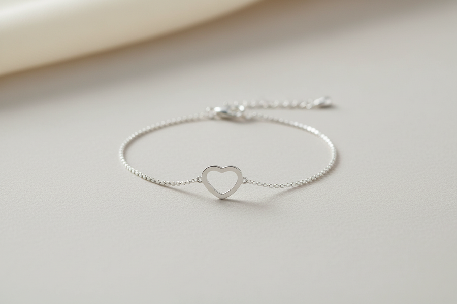 Silberarmband mit Herz: Warum es in keinem Schmuckkästchen fehlen sollte