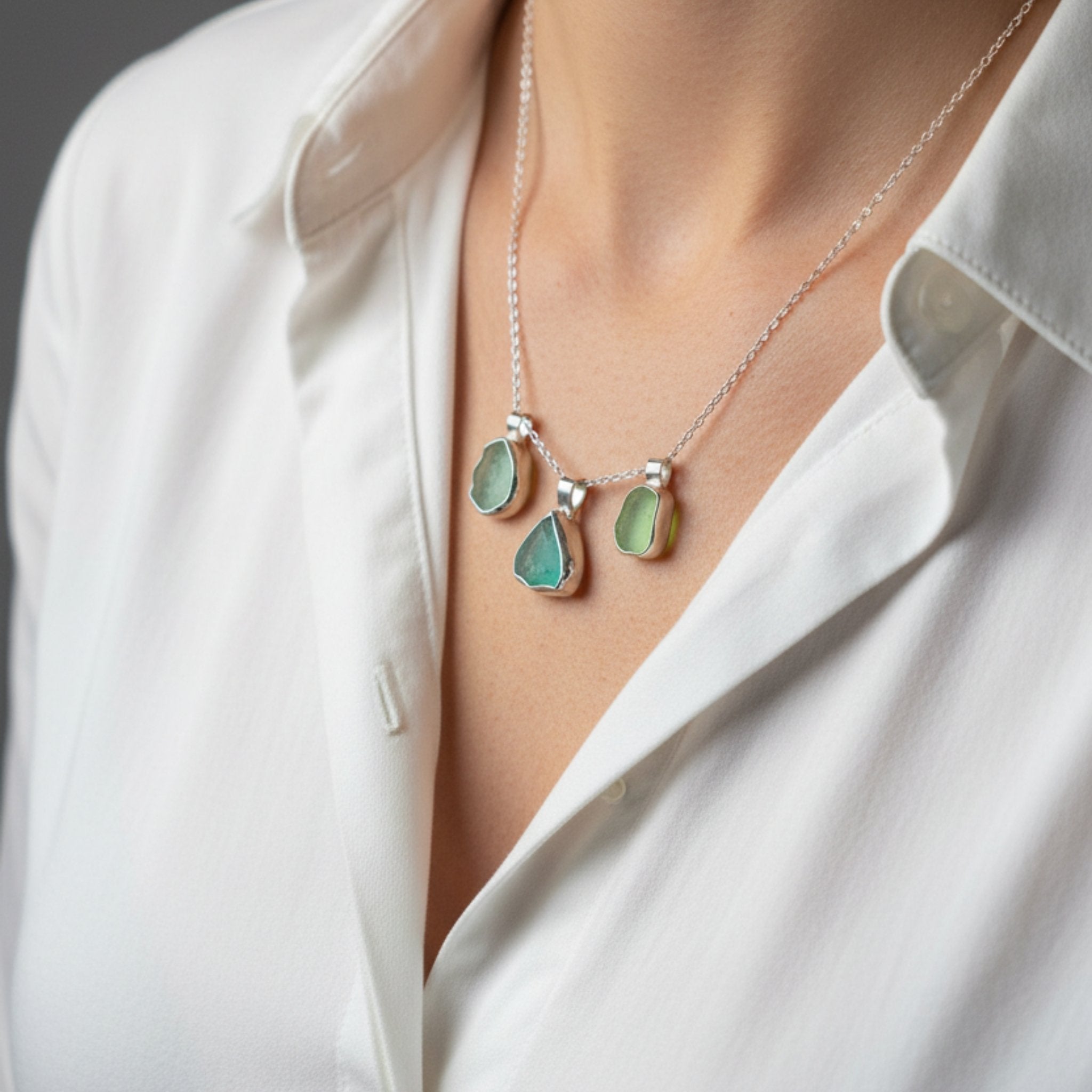 Seeglas Kette · Symbol-Anhänger · Naturfarben Grün, Aqua, Türkis