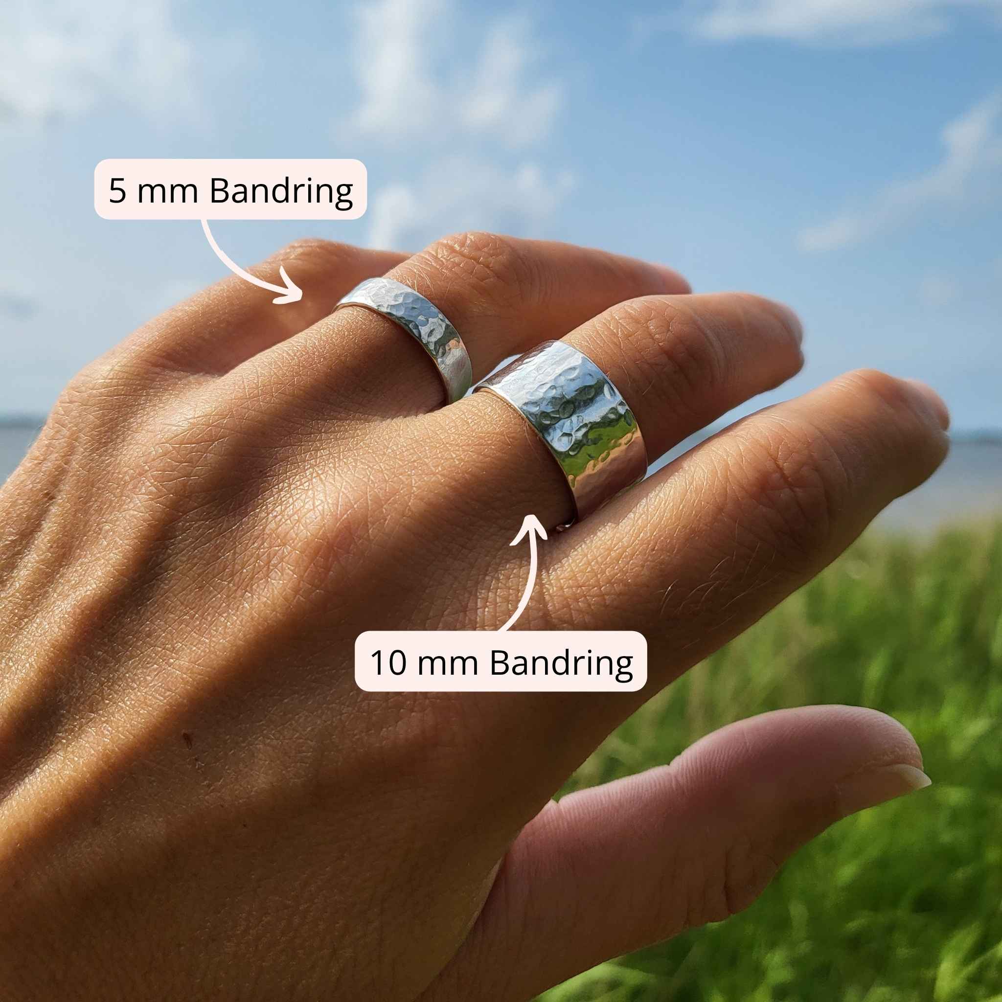 Offener Bandring · Hammerschlag asymmetrisch · 935 Silber von Rügen