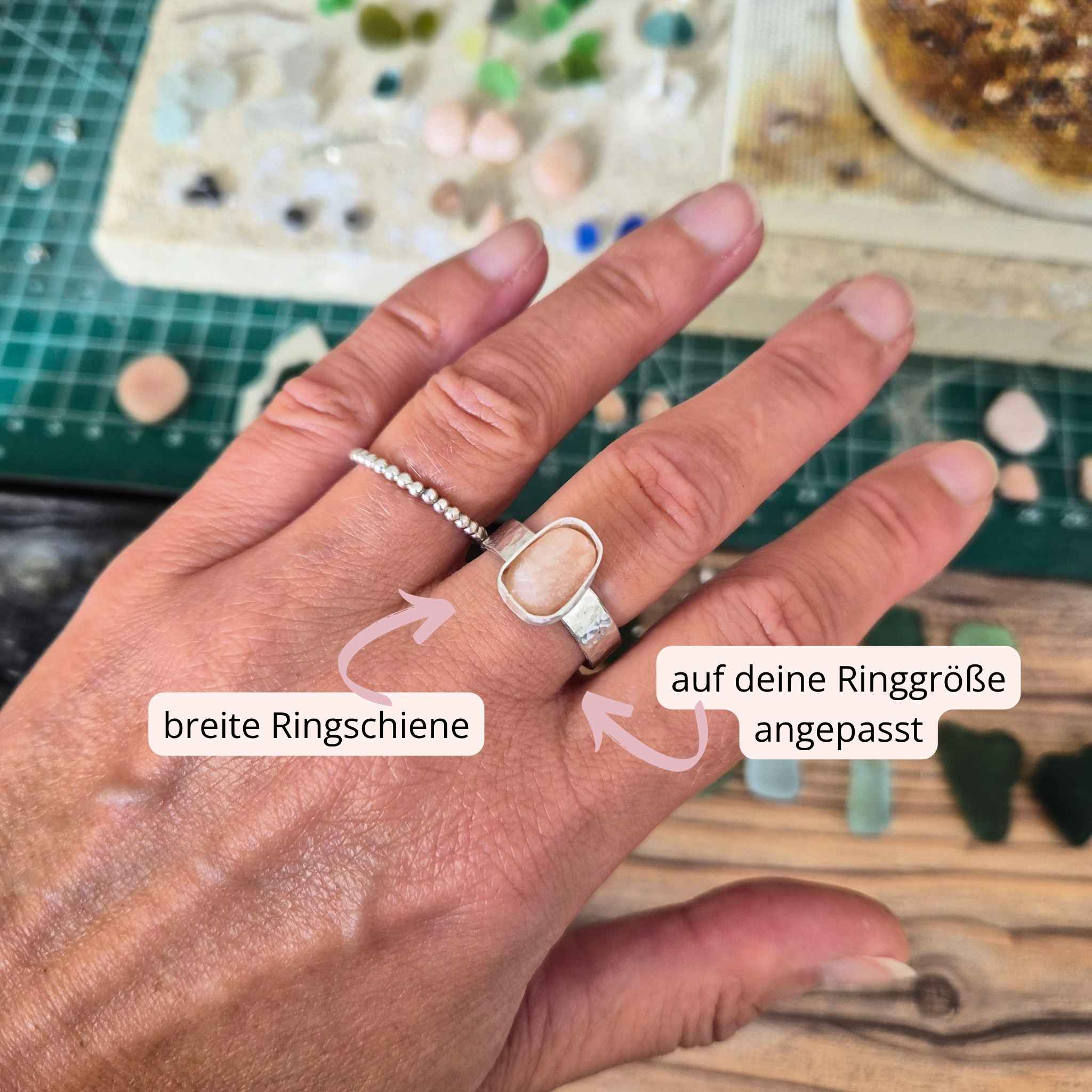 Rosa Ostseejade BandRing · Handgeschmiedet 935 Silber · Hammerschlag von Rügen Andressa Schmuck Ruegen