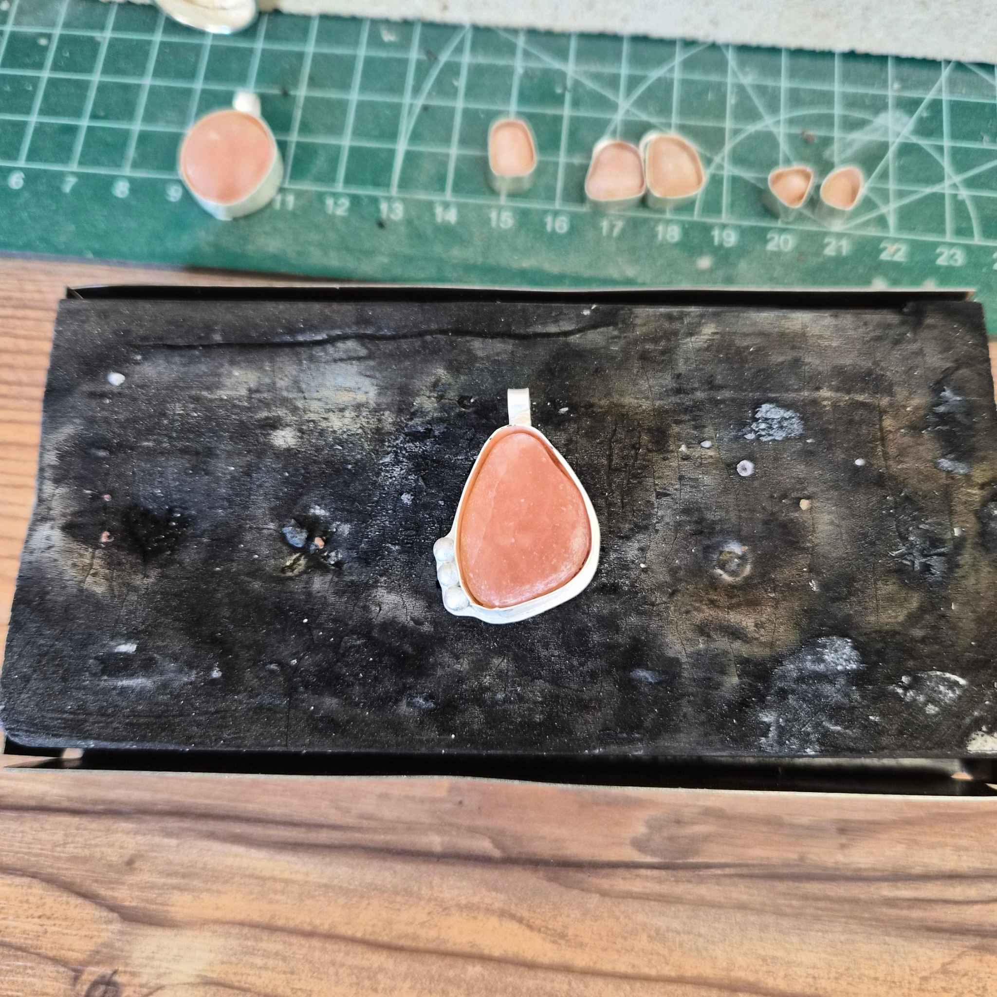Rosa Ostseejade Kette organisch · 935 Silber mit Kügelchen · von Rügen Andressa Schmuck Rügen