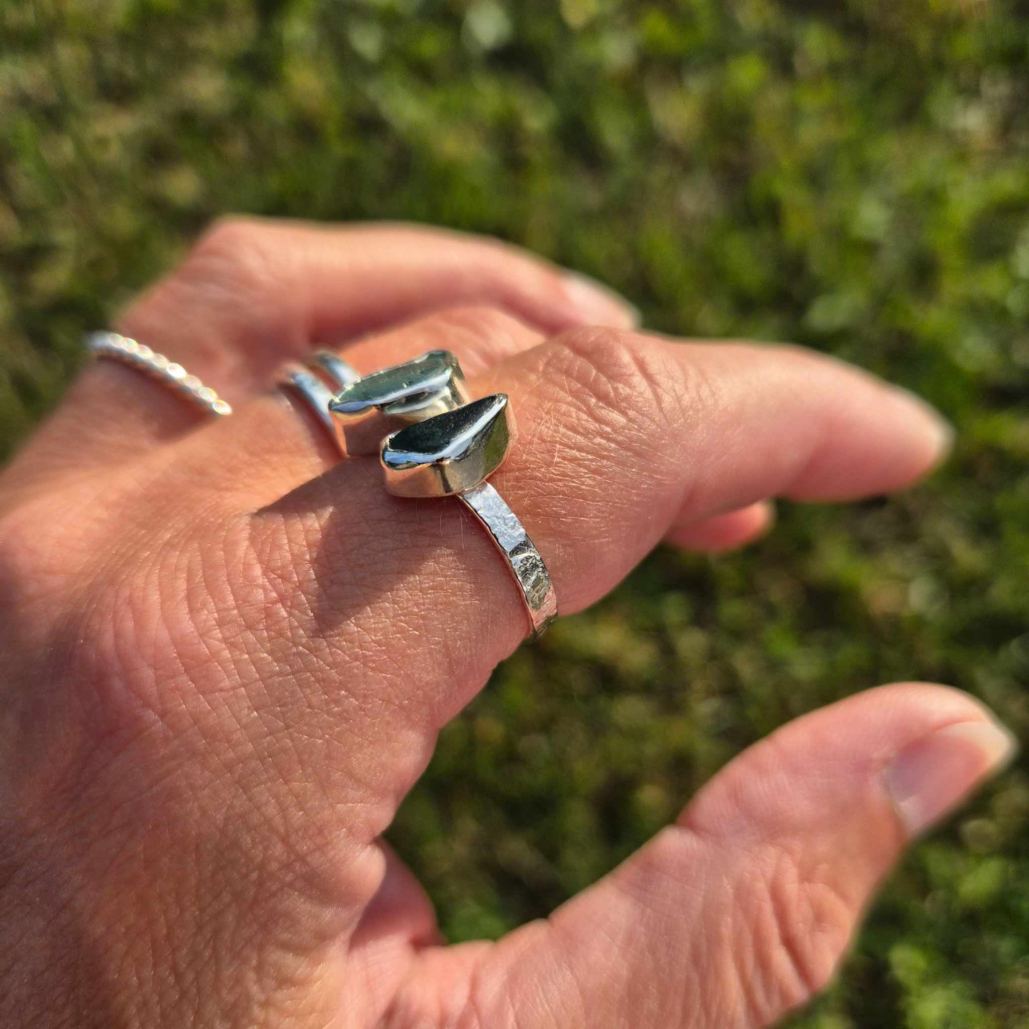 Seeglas Ring Duo  ·  Handgeschmiedet 935 Silber · Zwei Seeglasstücke von Rügen