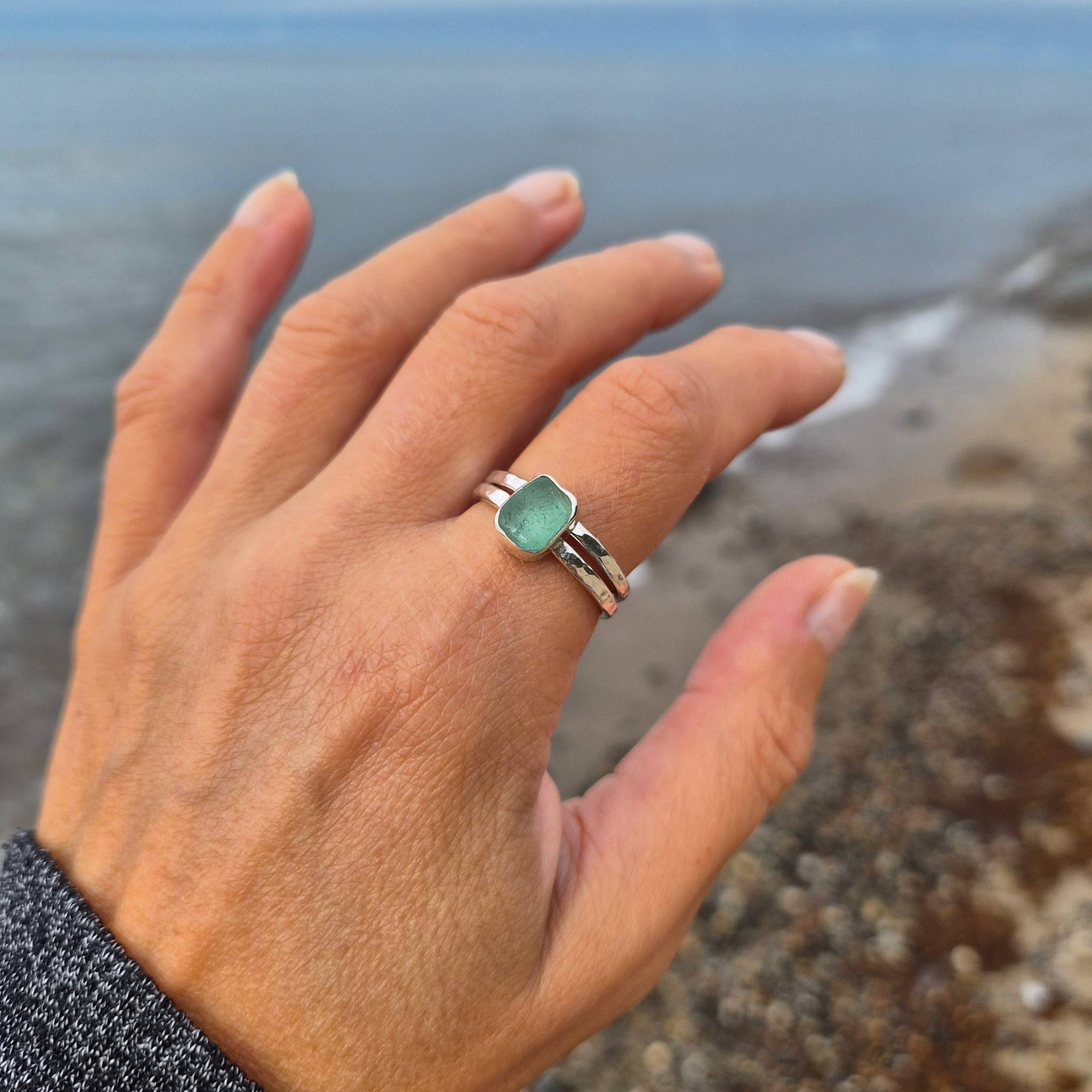 Verlobungsring Seeglas Aquamarin zart Hammerschlag | Rügen massiv Silber