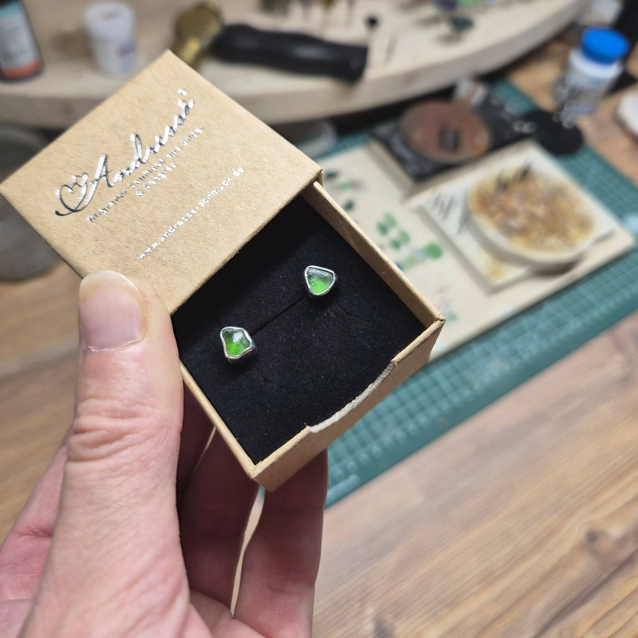 Ostseeträume - Handgefertigte Silberohrringe mit echtem Seeglas von Rügen