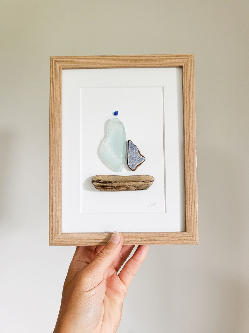 Seeglasbild Segelboot - mit Keramik, Treibholz und echtem Seeglas aus der Ostsee