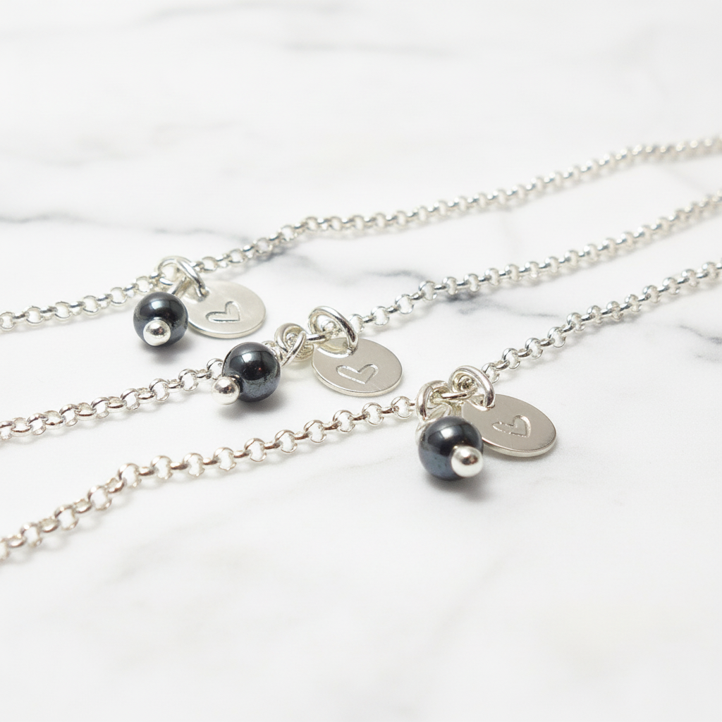 Armbänder für Trauzeuginnen - 3er Set Hämatit und Initial 925 Silberarmband