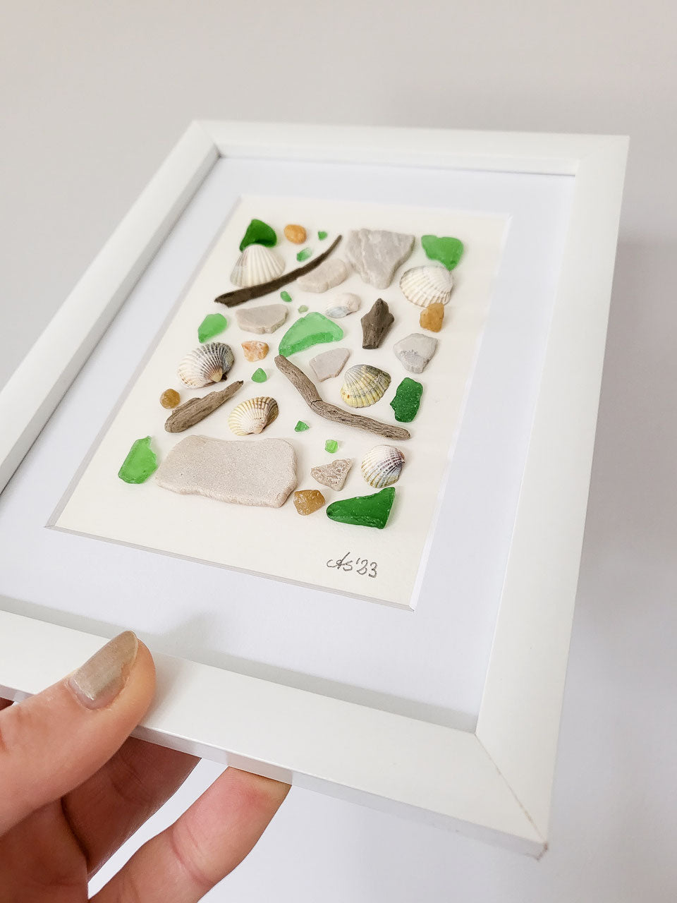 Handgefertigte Meerglas Collage in Big - mit echtem Seeglas und Fossilien aus der Ostsee