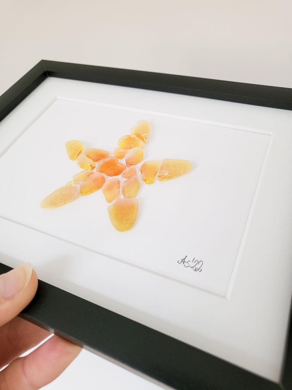 Seeglasbild Batik Seestern - mit echtem Seeglas aus der Ostsee, das gefärbt worden ist