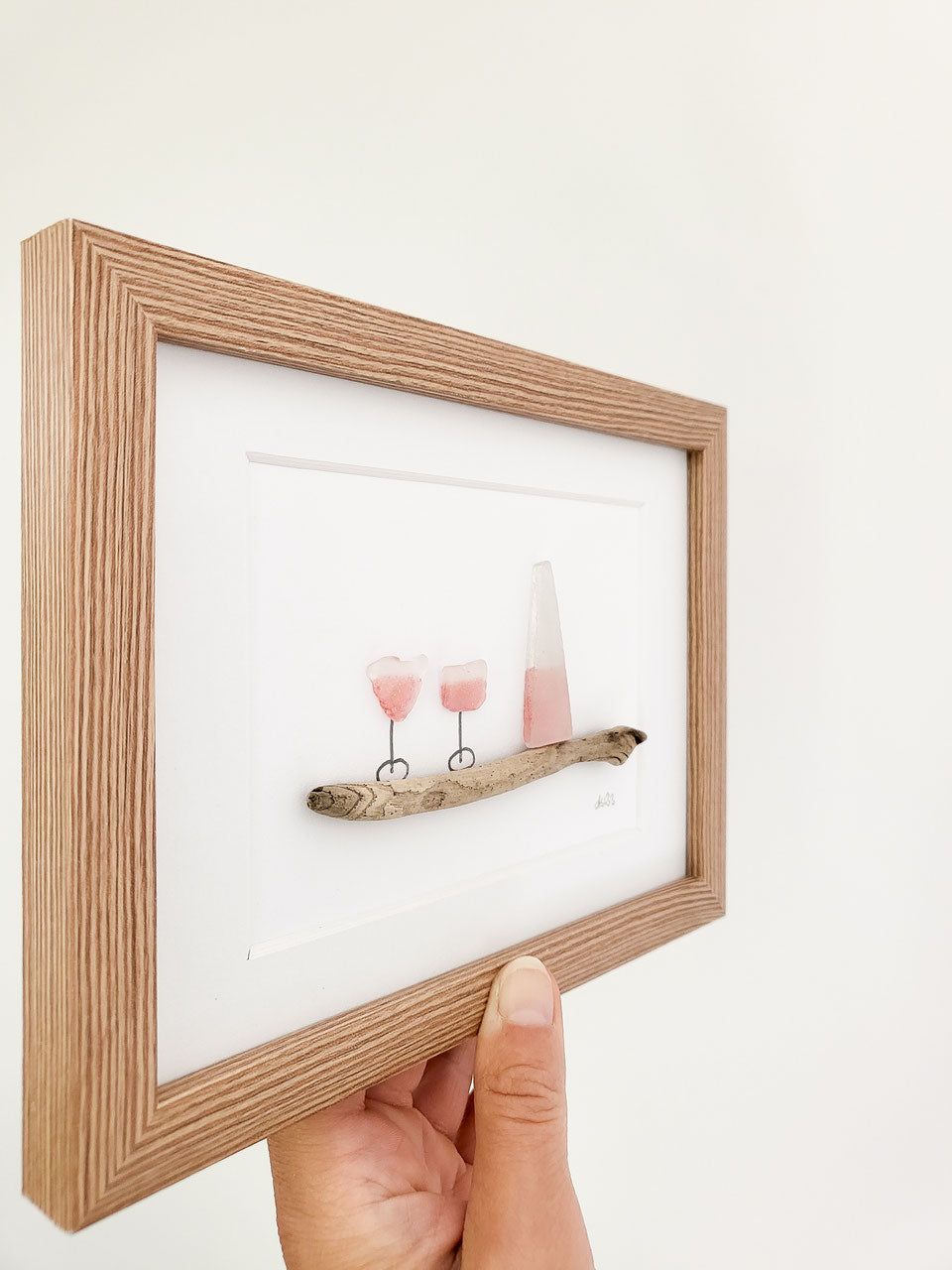 Andressâ - Handgefertiges Seeglasbild "Wine O'Clock" aus der Ostsee