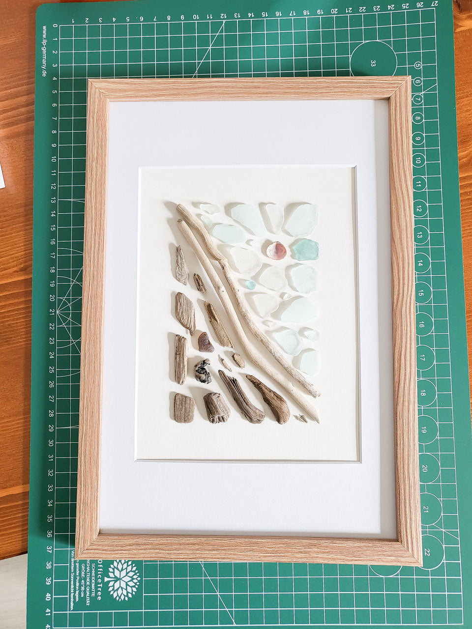 handgefertigte Meerglas Collage Spring - mit echtem Seeglas, Treibholz und Muscheln aus der Ostsee