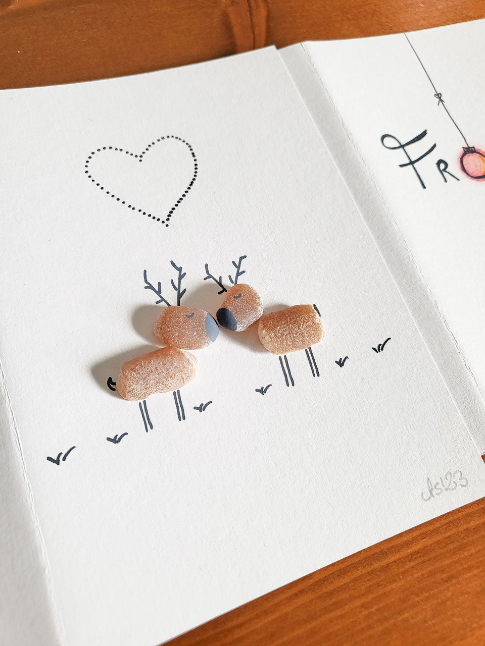 Weihnachtskarten mit Rentieren - mit echten Fossilien aus der Ostsee