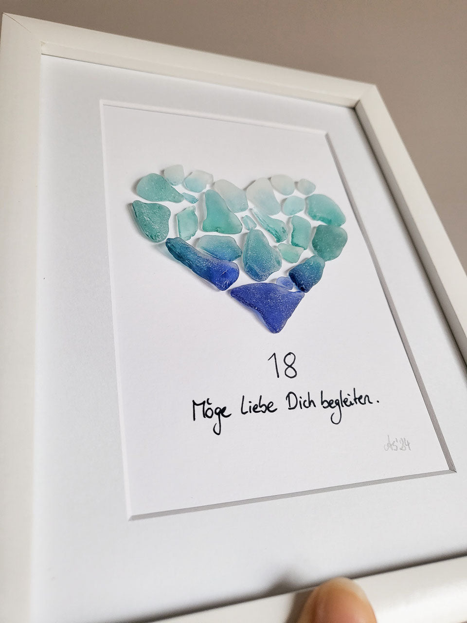 Seeglasbild Batik Herz - mit echtem Seeglas aus der Ostsee, das gefärbt worden ist