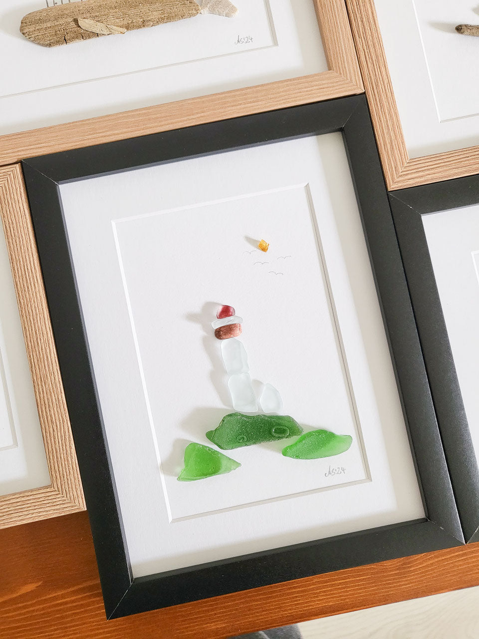 Seeglasbild Leuchtturmzauber - mit Steinen und echtem Seeglas aus der Ostsee