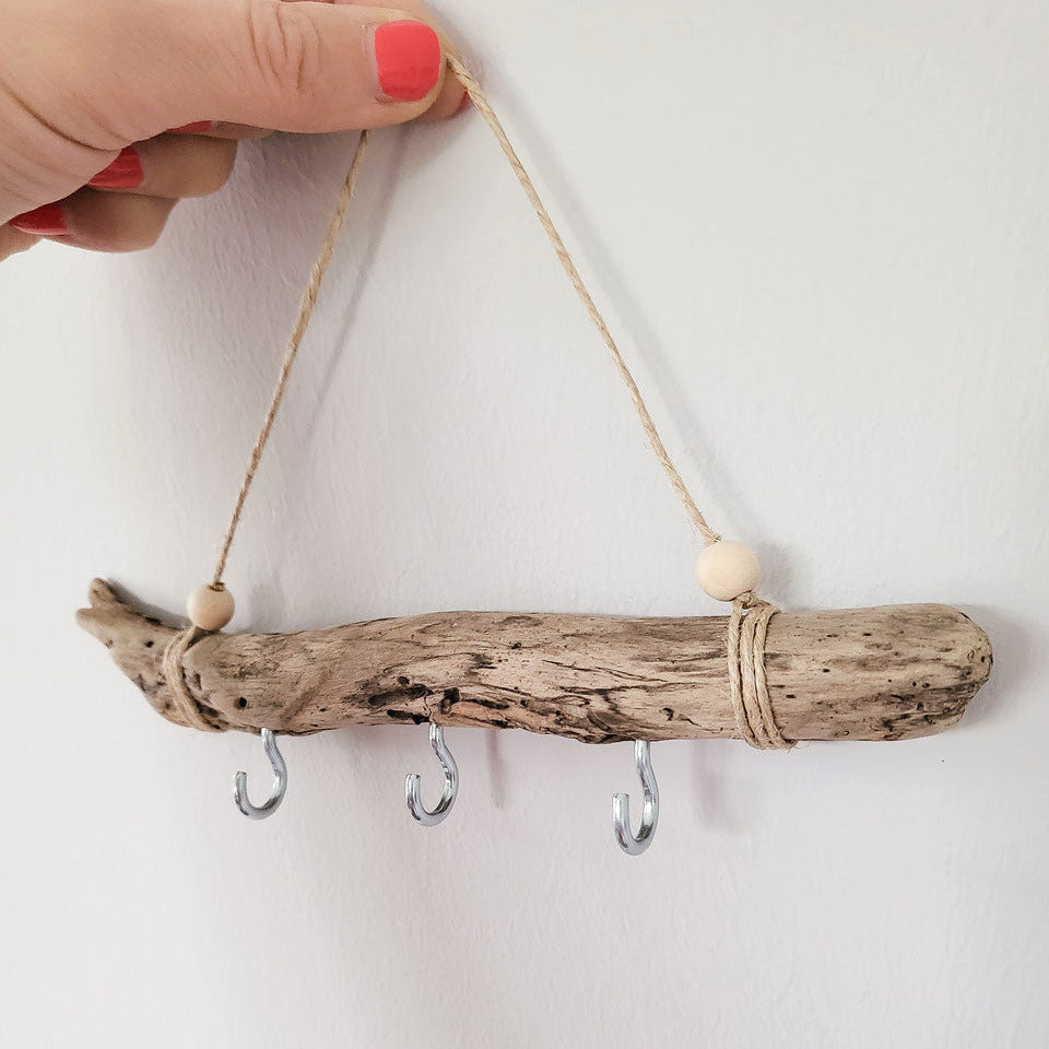 Handgefertigtes Schlüsselboard aus Treibholz - Rustikales Accessoire für Zuhause