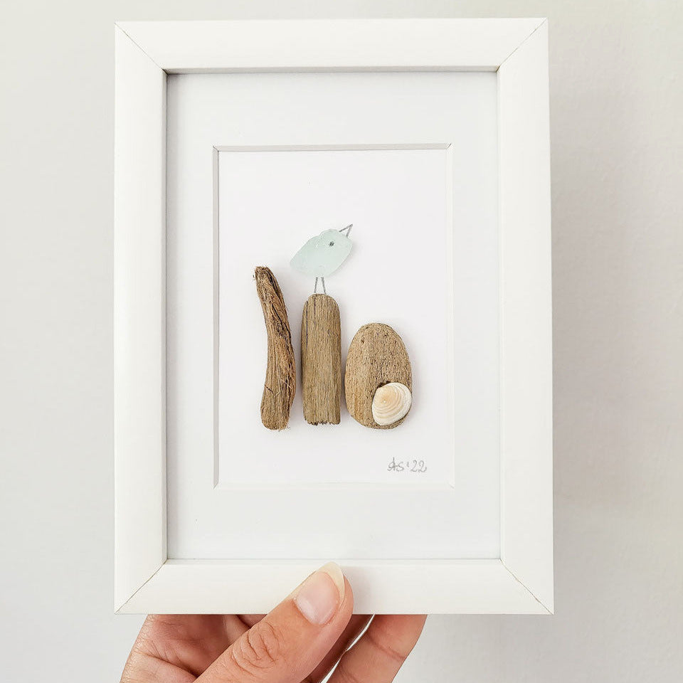 Seeglasbild Beachlife 1 Vögelchen - mit Treibholz, Muscheln und echtem Seeglas aus der Ostsee