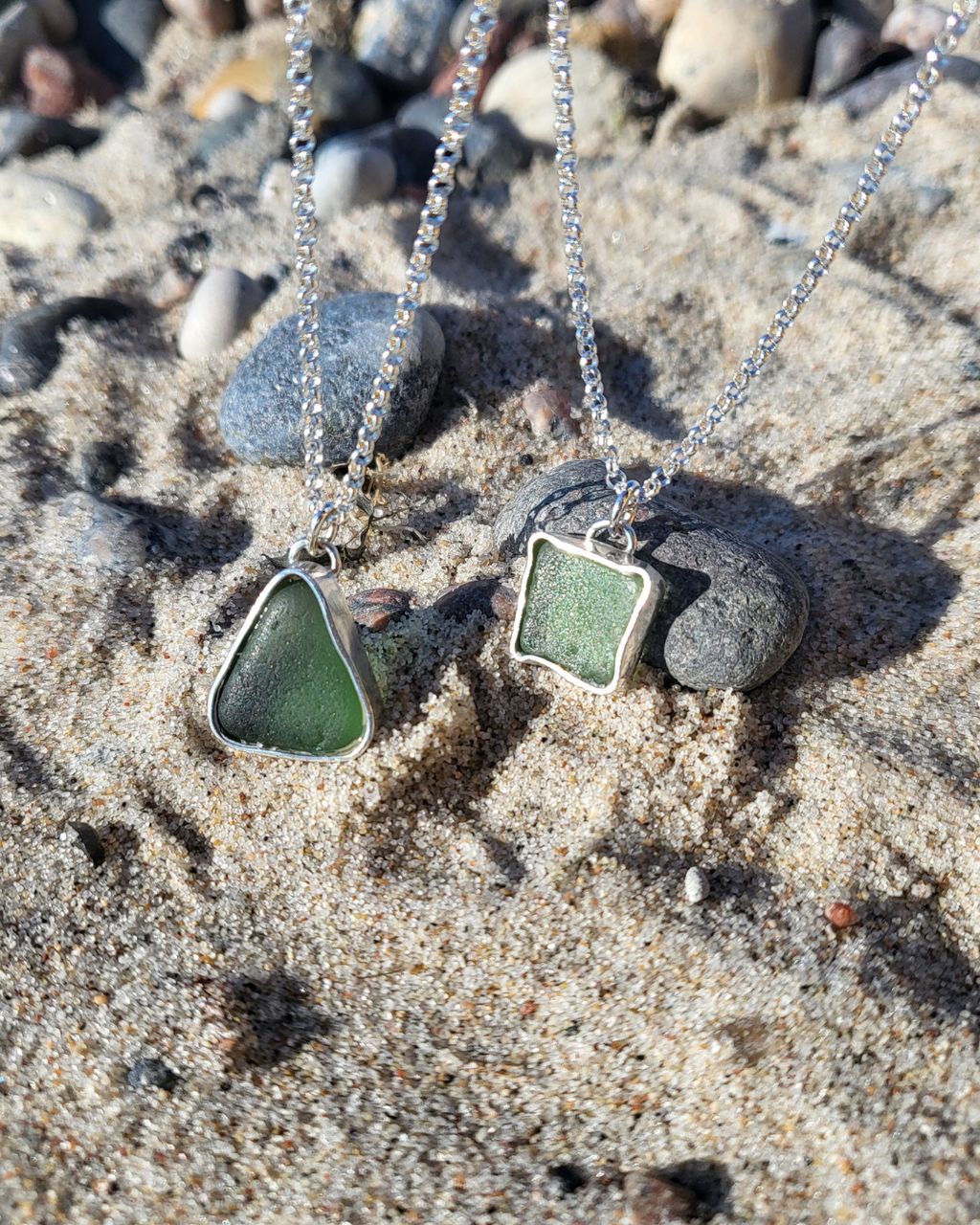 Birne, dreieckige und viereckige grüne Seeglas Silberketten mit echtem Seeglas von Rügen