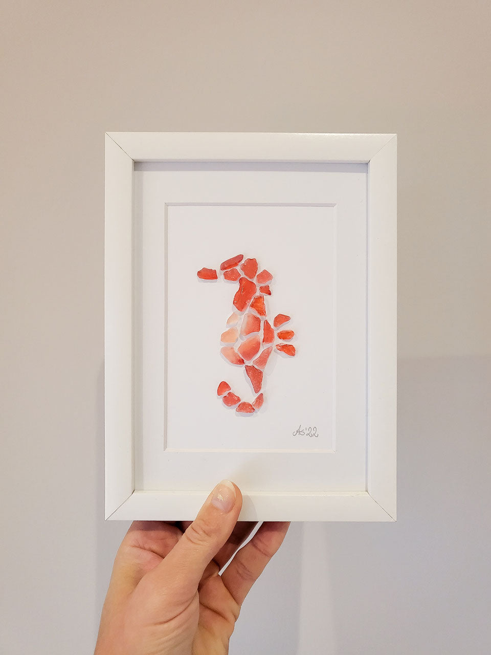 Seeglasbild Batik Seepferdchen - mit echtem Seeglas aus der Ostsee, das gefärbt worden ist