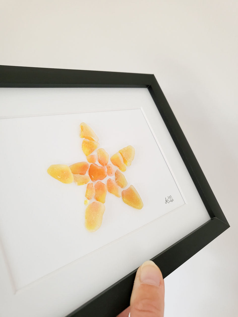 Seeglasbild Batik Seestern - mit echtem Seeglas aus der Ostsee, das gefärbt worden ist