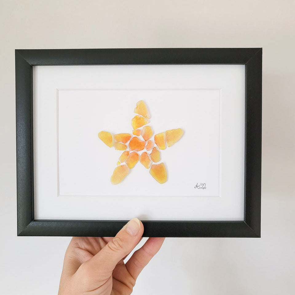 Seeglasbild Batik Seestern - mit echtem Seeglas aus der Ostsee, das gefärbt worden ist