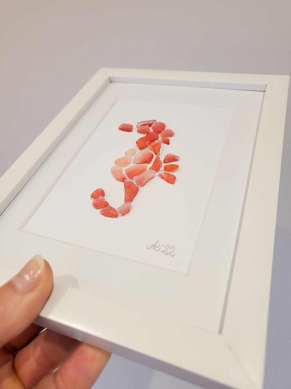 Seeglasbild Batik Seepferdchen - mit echtem Seeglas aus der Ostsee, das gefärbt worden ist