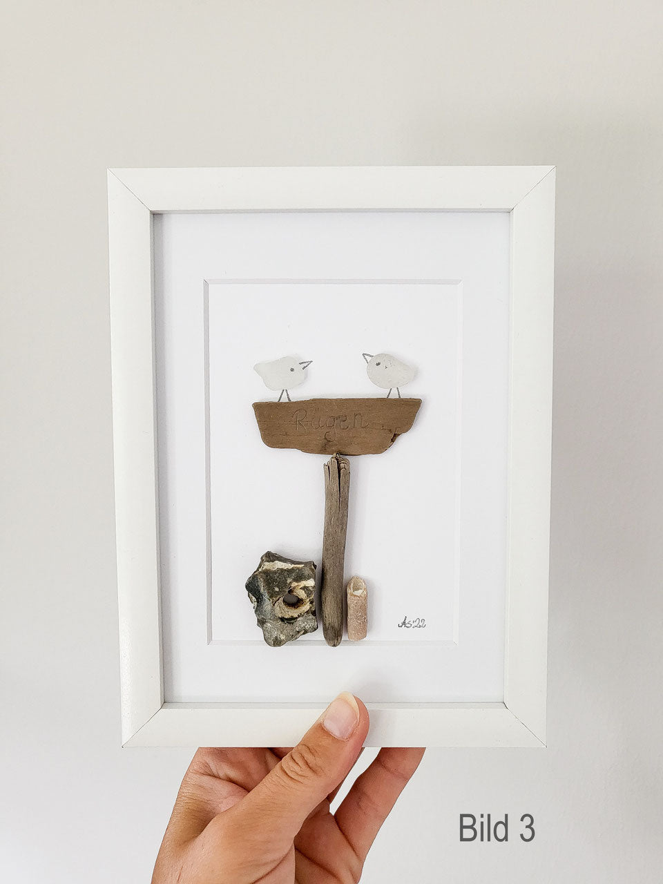 Seeglasbild Rügen - mit Treibholz, einem Hühnergott, Donnerkeil und echtem Seeglas aus der Ostsee