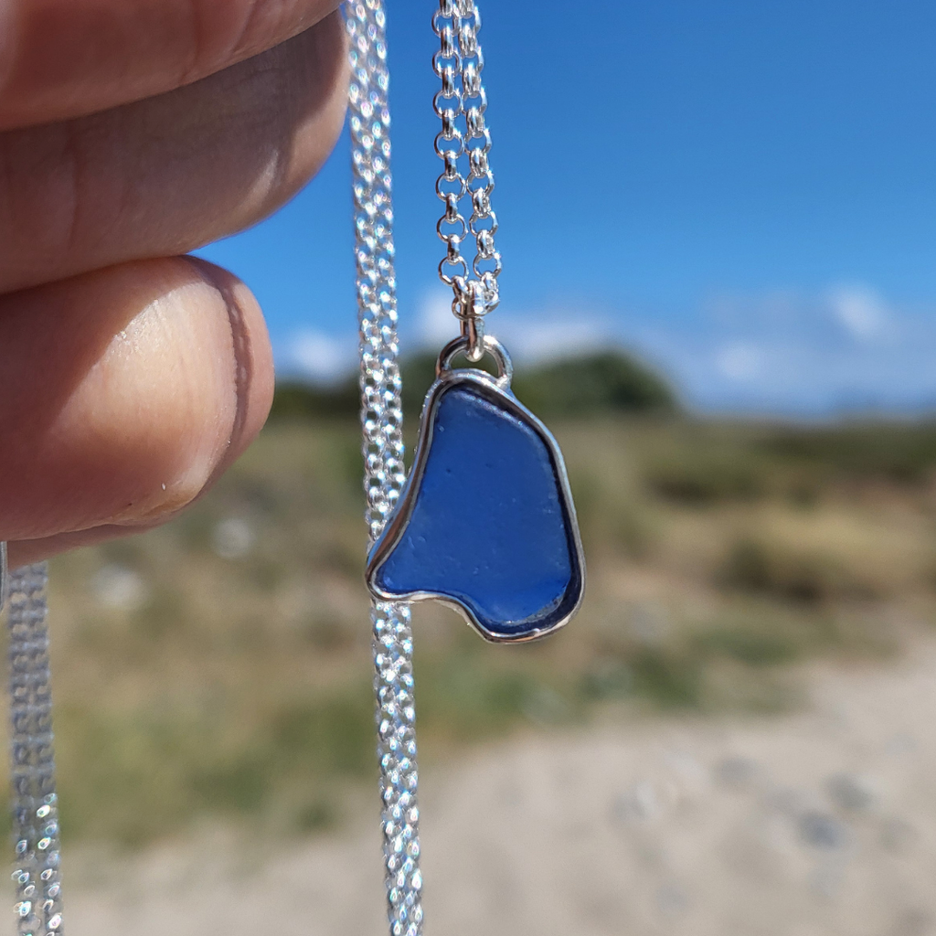 Cobaltblaue Seeglas Silberketten mit echtem Seeglas von Rügen