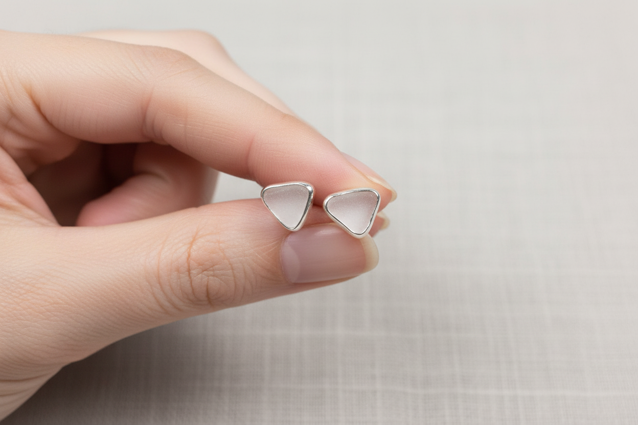 Ostseeträume - Handgefertigte Silberohrringe mit echtem Seeglas von Rügen