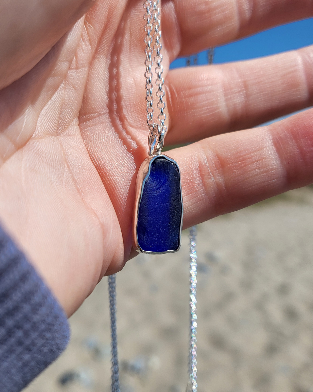 Cobaltblaue Seeglas Silberketten mit echtem Seeglas von Rügen