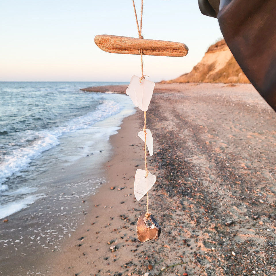 Seeglas Mobile - mit Hühnergott, Treibholz und echtem Seeglas aus der Ostsee