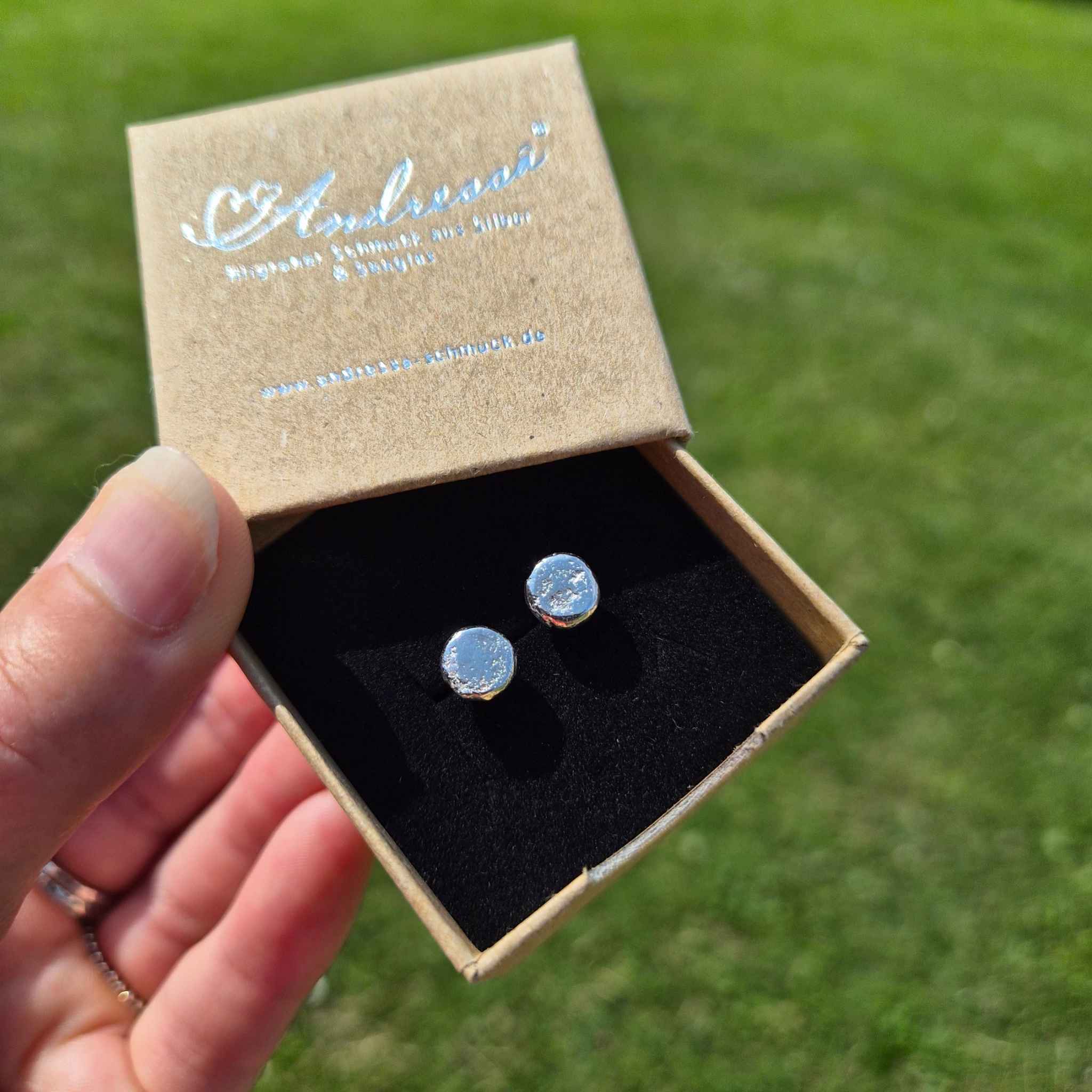 Silberne Ohrringe Stecker rund | Handgeschmiedet 925 Silber | pur oder mit Zeichen