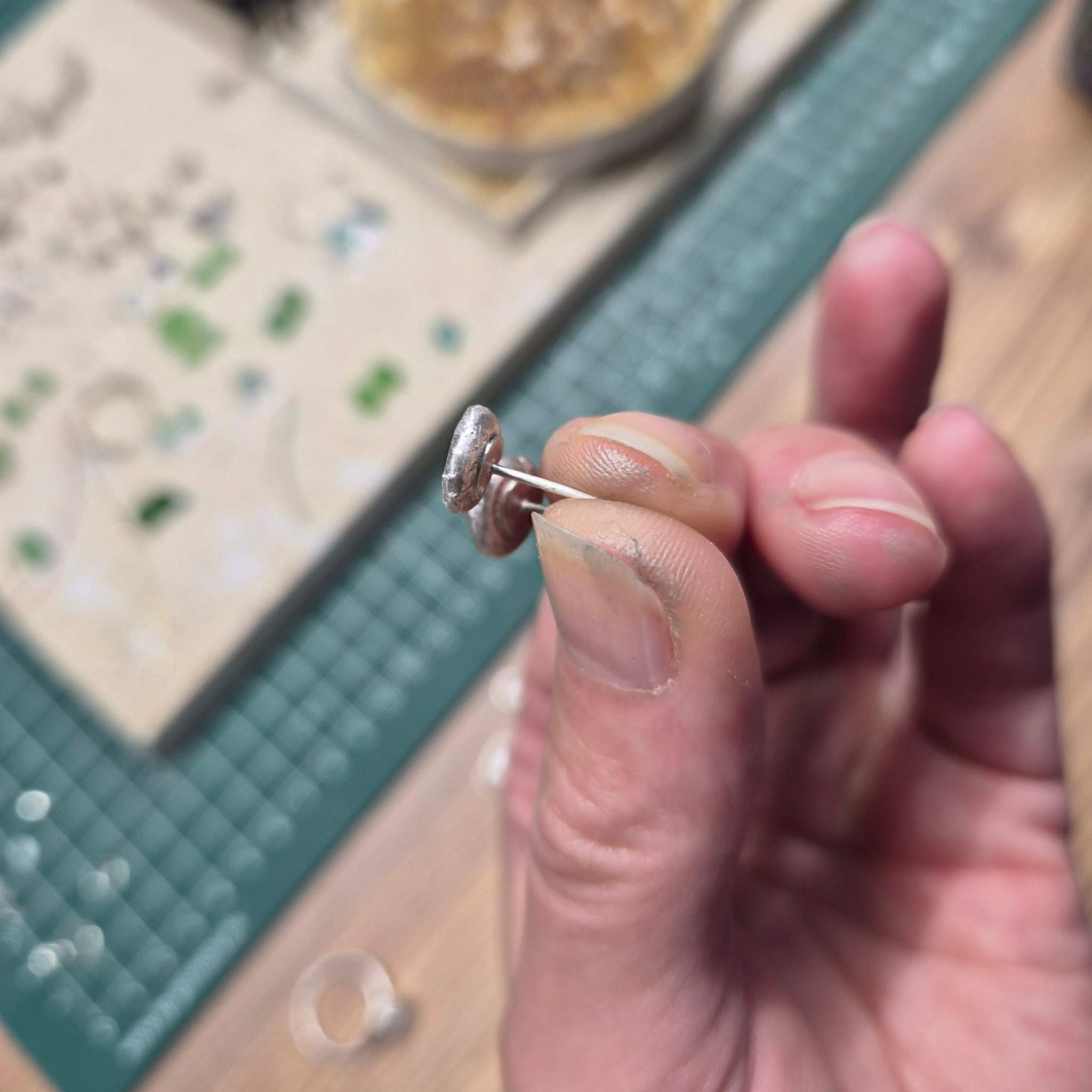 Silberne Ohrringe Stecker rund | Handgeschmiedet 925 Silber | pur oder mit Zeichen