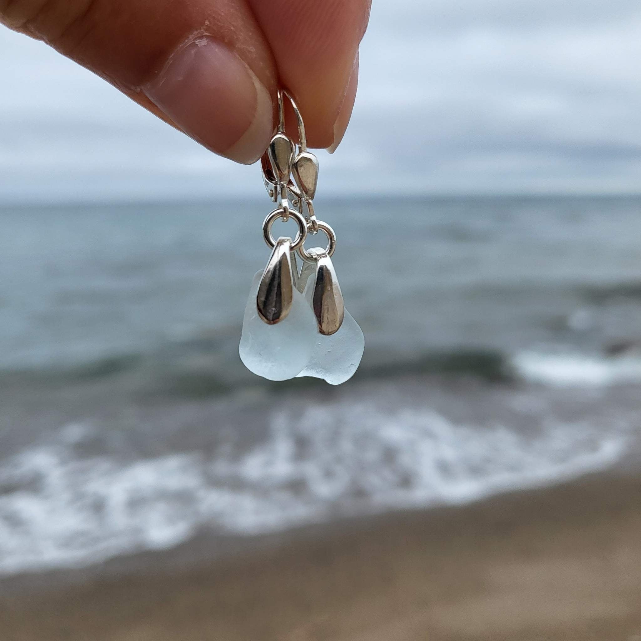 zauberhafte Brisuren mit Meerglas - elegante Silberohrringe für Hochzeiten und besondere Anlässe!